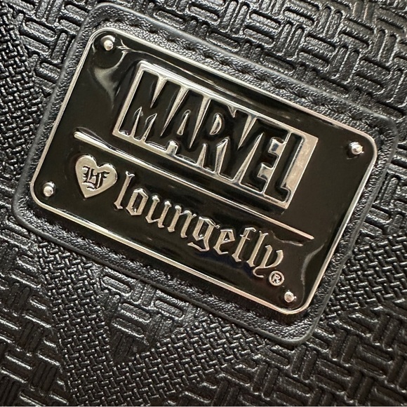 LOUNGEFLY Marvel BLACK PANTHER Infinity War Zip Around Large Wallet Black Silver - Picture 2 of 10